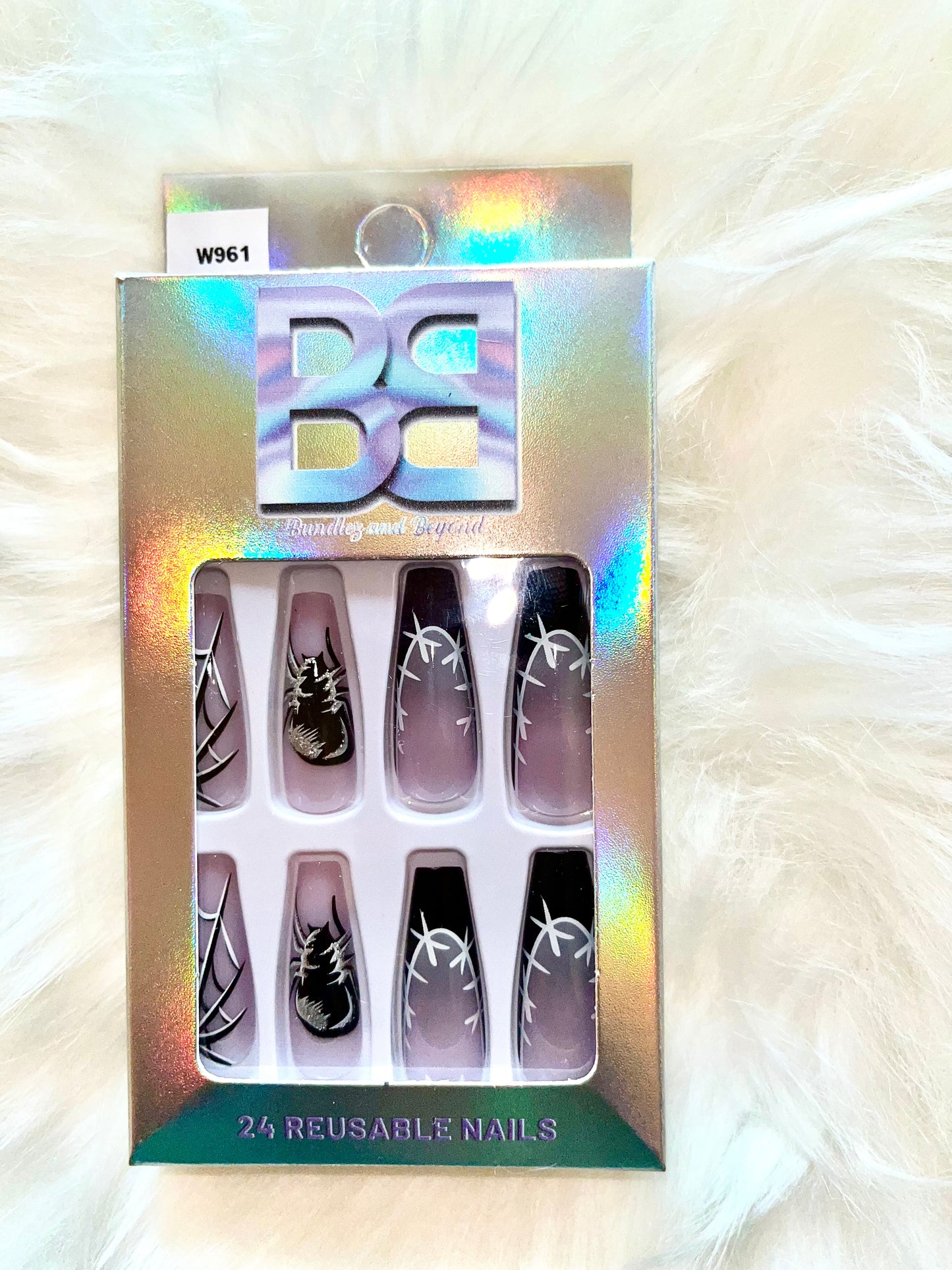 Stylish and durable press on nails to fit your mood.